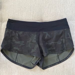 lulu lemon short running shorts